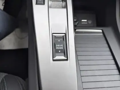 Photo 15 Peugeot 408  PureTech 130 ch S&S EAT8 Allure Pack