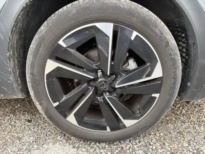 Photo 14 Peugeot 408  PureTech 130 ch S&S EAT8 Allure Pack