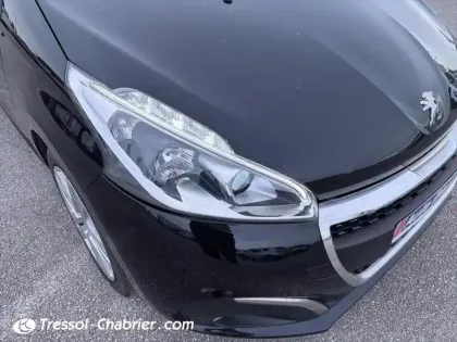 Photo 13 Peugeot 208  PureTech 82ch S&S BVM5 Signature