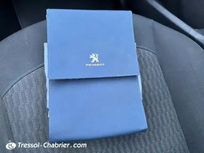 Photo 15 Peugeot 208  PureTech 82ch S&S BVM5 Signature