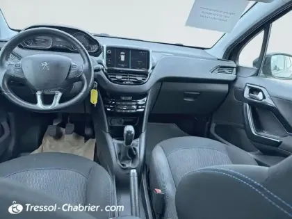 Photo 9 Peugeot 208  PureTech 82ch S&S BVM5 Signature