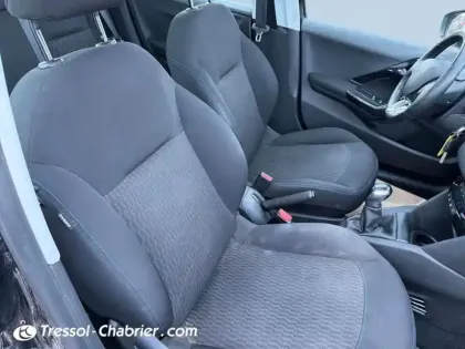 Photo 8 Peugeot 208  PureTech 82ch S&S BVM5 Signature