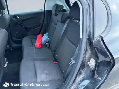 Photo 22 Peugeot 208  PureTech 82ch S&S BVM5 Signature