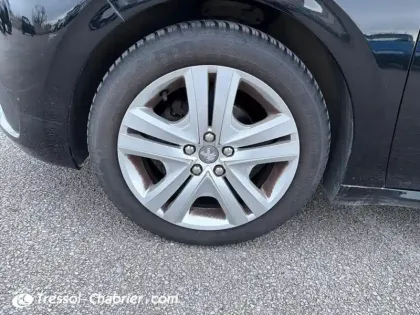 Photo 14 Peugeot 208  PureTech 82ch S&S BVM5 Signature