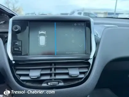 Photo 25 Peugeot 208  PureTech 82ch S&S BVM5 Signature