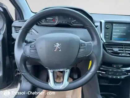 Photo 11 Peugeot 208  PureTech 82ch S&S BVM5 Signature