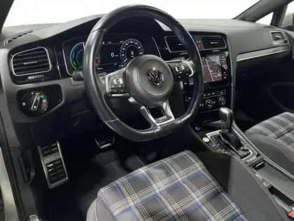 Photo 8 Volkswagen Golf Hybride Rechargeable 1.4 TSI 204 DSG6 GTE