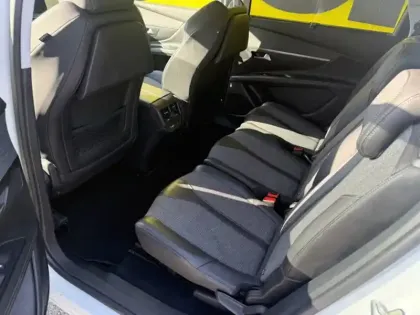 Photo 12 Peugeot 5008 1.5 BlueHDi 130 Allure