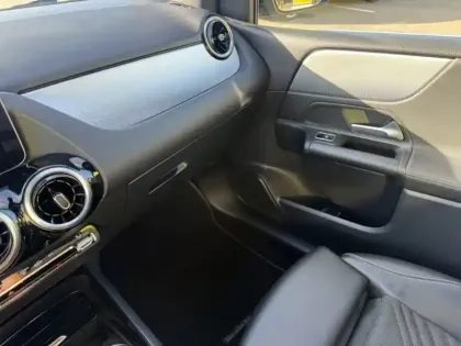 Photo 11 Mercedes Classe B 180 1.3 136 Style Line Edition