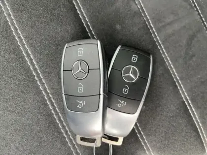 Photo 12 Mercedes Classe GLC GLC 220 d 4MATIC SUV AMG Line