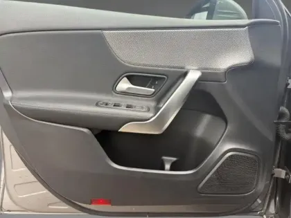 Photo 14 Mercedes Classe A Gén. IV (W177) Ph2 Progressive Line 5