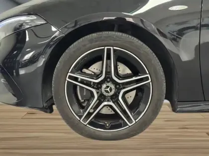 Photo 8 Mercedes Classe A 250 e Hybrid EQ AMG Line