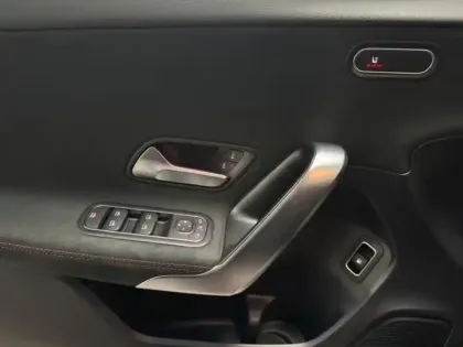 Photo 15 Mercedes Classe A 250 e Hybrid EQ AMG Line