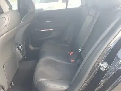 Photo 16 Mercedes Classe C  200 d Berline AMG Lin