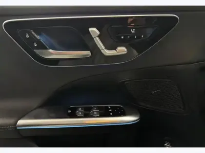 Photo 43 Mercedes Classe C Gén. V (W206) Ph1 AMG Line 4