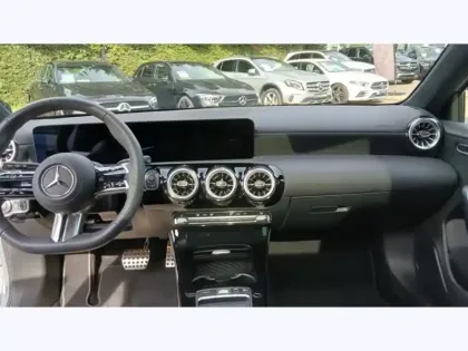 Photo 10 Mercedes Classe A 200 AMG Line