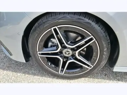 Photo 8 Mercedes Classe A 200 AMG Line