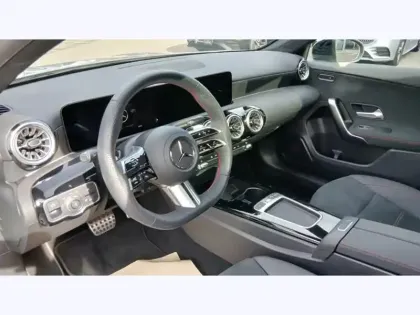 Photo 18 Mercedes Classe A 200 AMG Line