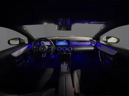 Photo 10 Mercedes Classe A A 200 d AMG Line