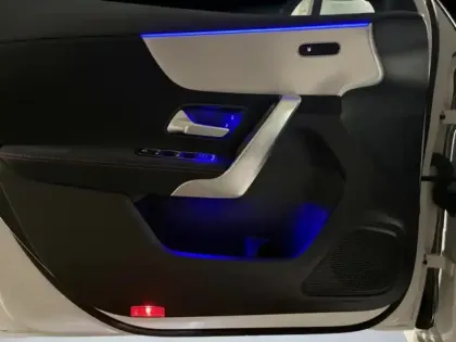 Photo 14 Mercedes Classe A A 200 d AMG Line