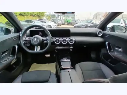 Photo 10 Mercedes Classe A 200 d AMG Line