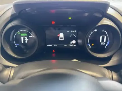 Photo 7 Toyota Yaris  Cross 116h Dynamic Business + Programme Beyond Zero Academy MY22