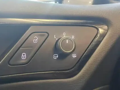 Photo 5 Volkswagen Golf  1.5 TSI EVO 150ch Carat DSG7 Euro6d-T 5p