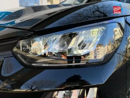 Photo 12 Peugeot 208  1.2 Hybrid 145ch Allure e-DCS6