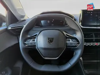 Photo 11 Peugeot 208  1.2 Hybrid 145ch Allure e-DCS6