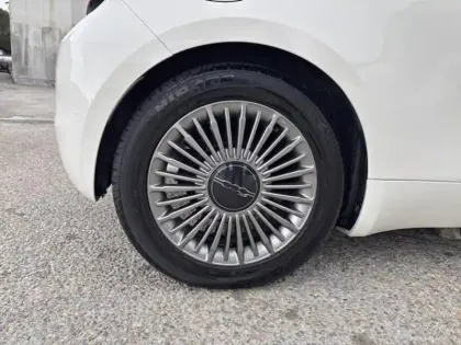 Photo 11 Fiat 500  e 118ch Icône Plus