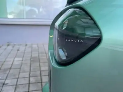 Photo 10 Lancia Ypsilon  1.2 Ibrida 110ch LX eDCT6