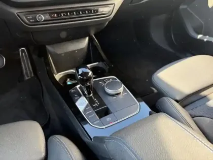 Photo 10 BMW Serie 1 Série 1 118iA 136ch M Sport DKG7