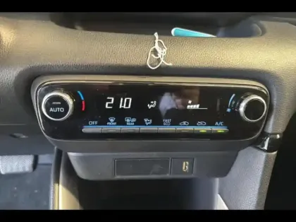 Photo 14 Toyota Yaris  116h Design 5p MY22 NG