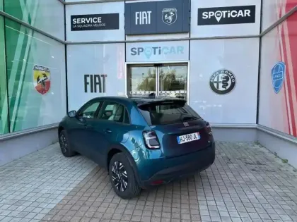 Photo 5 Fiat 600  e 156ch 54kWh Business Edition (certinergy 5700? Déduit)