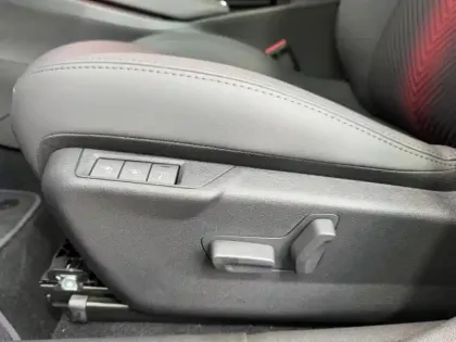 Photo 11 Alfa Romeo Junior  1.2 Ibrida 145ch Techno e-DCT6