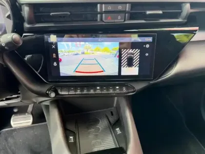 Photo 13 Alfa Romeo Junior  1.2 Ibrida 145ch Techno e-DCT6