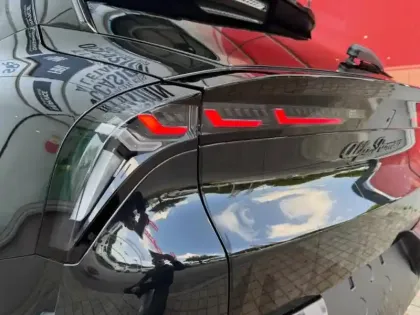 Photo 8 Alfa Romeo Junior  1.2 Ibrida 145ch Techno e-DCT6