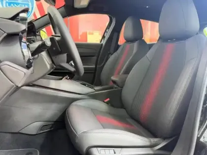 Photo 10 Alfa Romeo Junior  1.2 Ibrida 145ch Techno e-DCT6