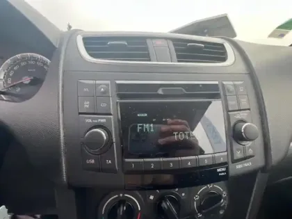 Photo 13 Suzuki Swift  1.2 VVT 94ch Avantage 3p