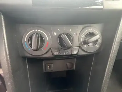 Photo 12 Suzuki Swift  1.2 VVT 94ch Avantage 3p