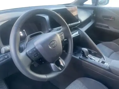 Photo 14 Toyota C-HR  2.0 Hybride Rechargeable 225ch Graphic MY26