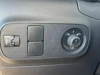 Photo 11 Citroën C3  1.5 BlueHDi 100ch S&S Feel AUTO-ECOLE