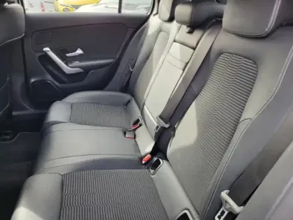 Photo 6 Mercedes Classe A  200 d 150ch Progressive Line 8G-DCT