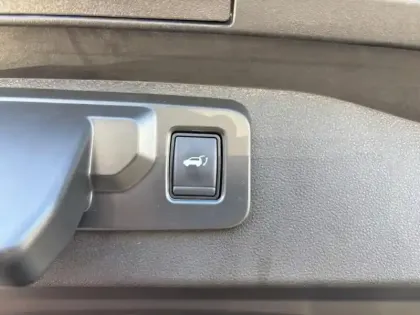 Photo 12 Renault Scenic  E-Tech Electric 220ch Techno esprit Alpine grande autonomie -24