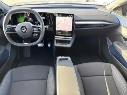 Photo 13 Renault Scenic  E-Tech Electric 220ch Techno esprit Alpine grande autonomie -24