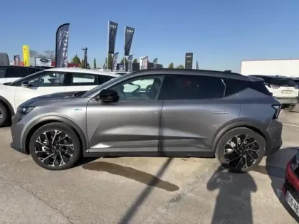 Photo 8 Renault Scenic  E-Tech Electric 220ch Techno esprit Alpine grande autonomie -24