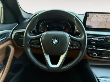 Photo 11 BMW Serie 5 Série 5 Touring 518dA 150ch Lounge Steptronic