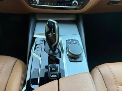 Photo 10 BMW Serie 5 Série 5 Touring 518dA 150ch Lounge Steptronic