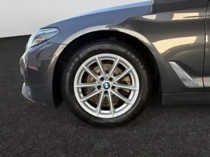 Photo 13 BMW Serie 5 Série 5 Touring 518dA 150ch Lounge Steptronic