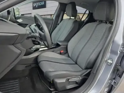 Photo 9 Peugeot 208  1.2 Hybrid 110ch Allure e-DCS6